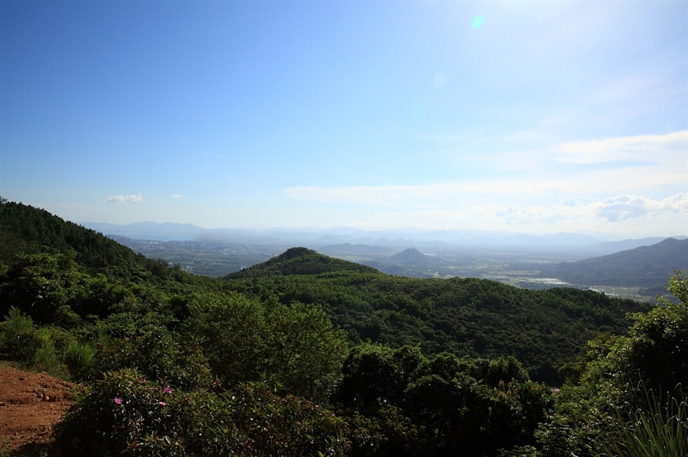 小区周边配套：山景